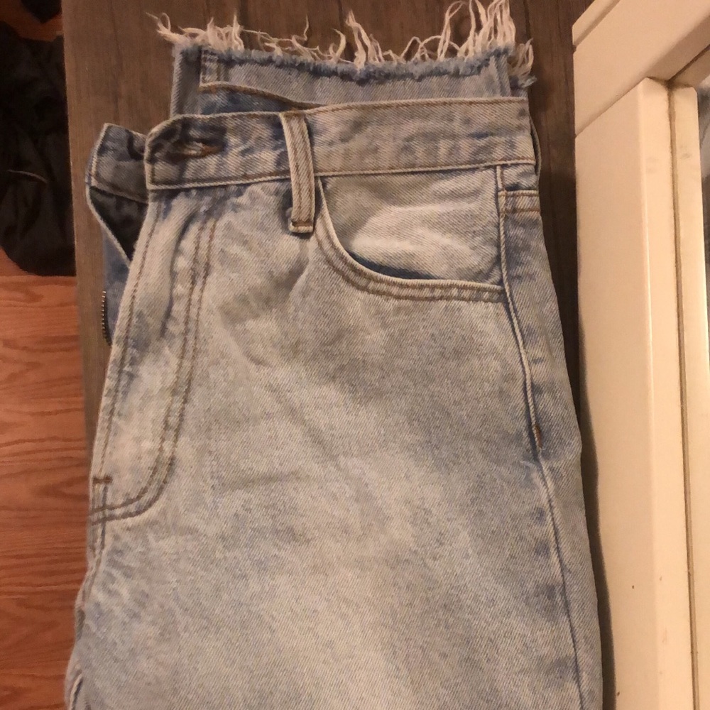 MOM JEANS